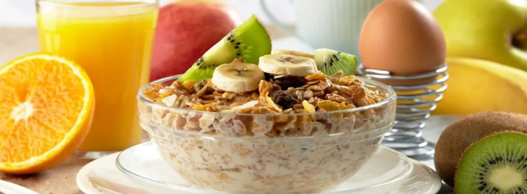 ¿LO MÁS IMPORTANTE PARA INICIAR EL DÍA CON MUCHA ENERGÍA?  UN DESAYUNO COMPLETO Y NUTRITIVO CON CEREALES NESTLÉ
