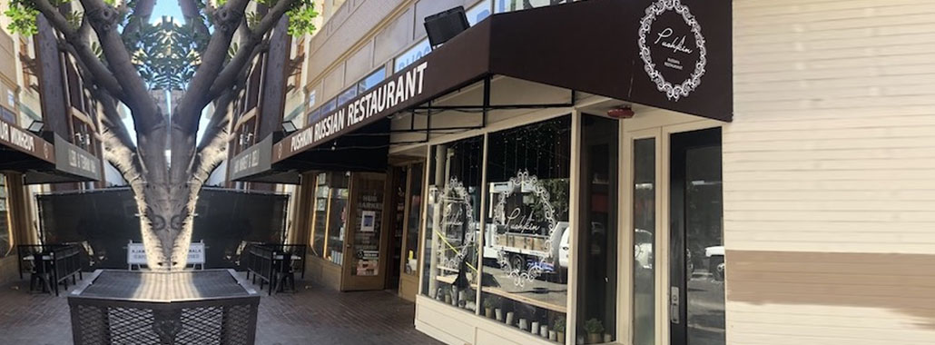 EL RESTAURANTE RUSO PUSHKIN EN SAN DIEGO HA RECIBIDO AMENAZAS, CANCELACIONES Y COMENTARIOS DE UNA ESTRELLA A RAÍZ DE LA INVASIÓN