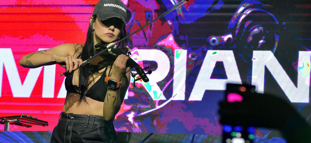 Pepsi Black y Mariana Bo presentan lata de edición especial con los mejores beats y el máximo sabor