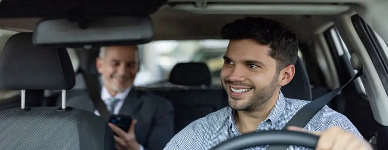 Grupo de conductores de la plataforma Uber solicita el libre acceso a los aeropuertos de México