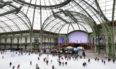 LA PISTA DE HIELO CUBIERTA MAS GRANDE DEL MUNDO SE ENCUENTRA EN EL GRAND PALAIS DE PARÍS
