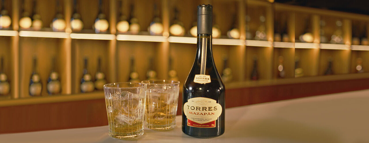 Torres presenta; un nuevo licor que captura la esencia del mazapán en cada sorbo