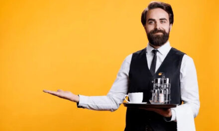 Cómo la ropa de trabajo influye en la experiencia del cliente