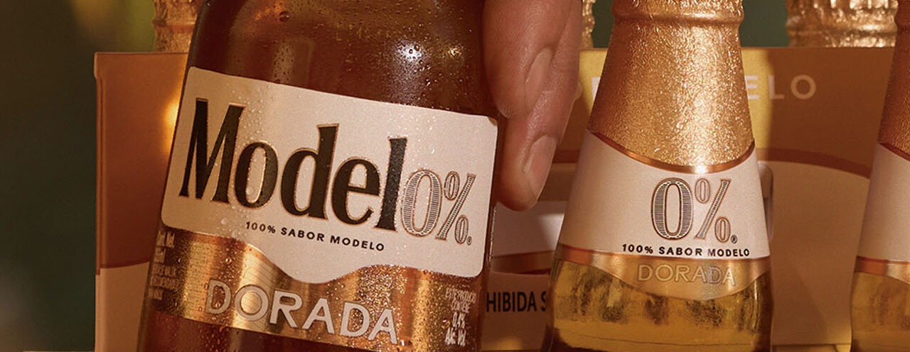 CERVEZA MODELO LANZA  MODEL0% PARA DISFRUTAR AL 100%