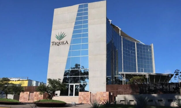 Nuevo presidente en el Consejo Regulador del Tequila, compromiso renovado con la agroindustria tequilera
