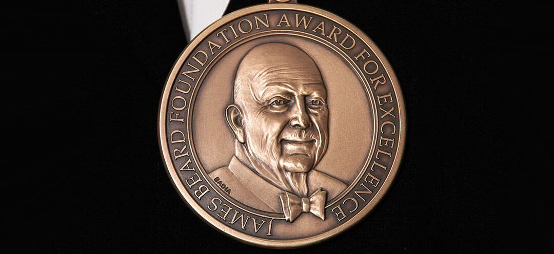 Aquí está la lista completa de ganadores de los Premios James Beard 2025