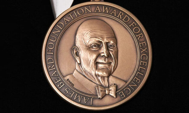 Aquí está la lista completa de ganadores de los Premios James Beard 2025