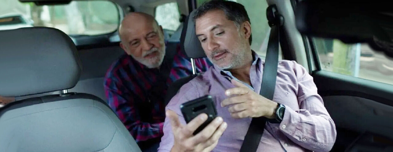 Llega a todo el país la versión de la app de Uber para adultos mayores