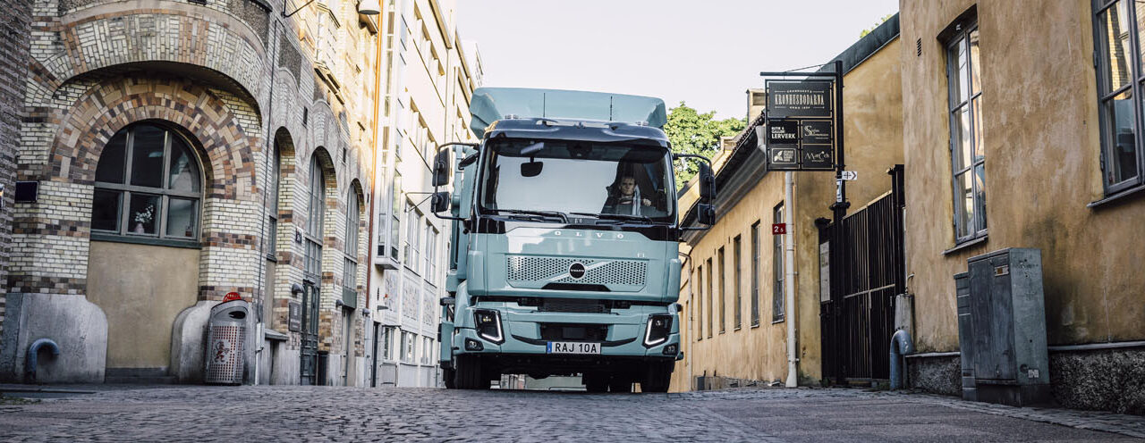 Volvo Trucks lanza el Volvo FL Electric de 14 toneladas, diseñado específicamente para el transporte urbano