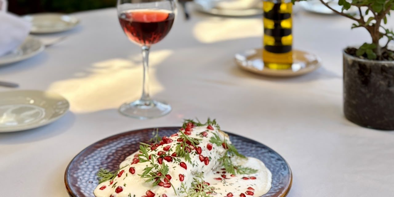 LA GUÍA IMPERDIBLE DE DÓNDE COMER LOS MEJORES  CHILES EN NOGADA DE LA TEMPORADA